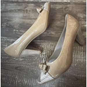 LifeStride Women's 8.5 M Taupe Patent Peep Toe Bow Dress Pumps Heels